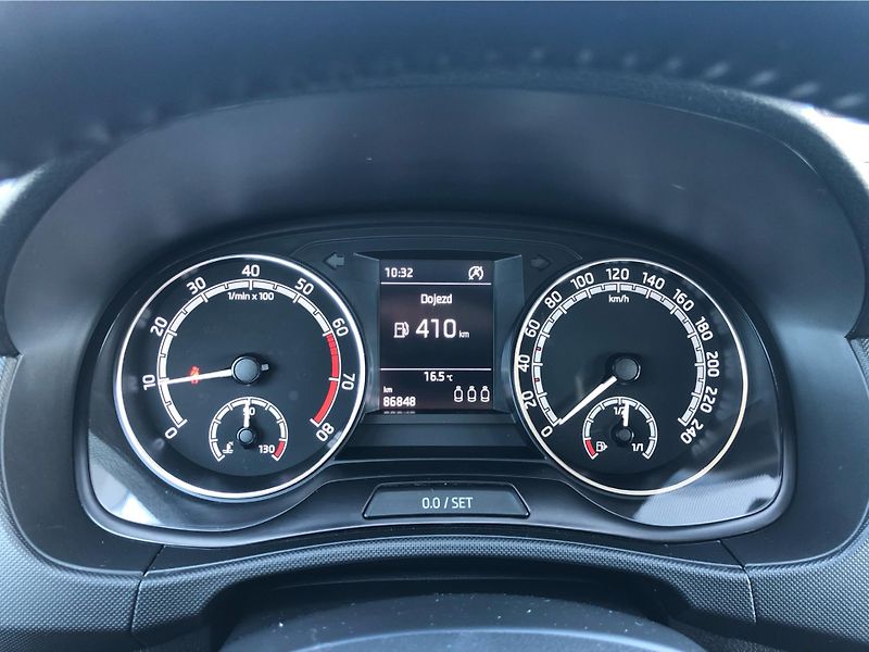 Škoda Fabia COMBI 1.0 TSi AMBITION - fotka 18 z 27