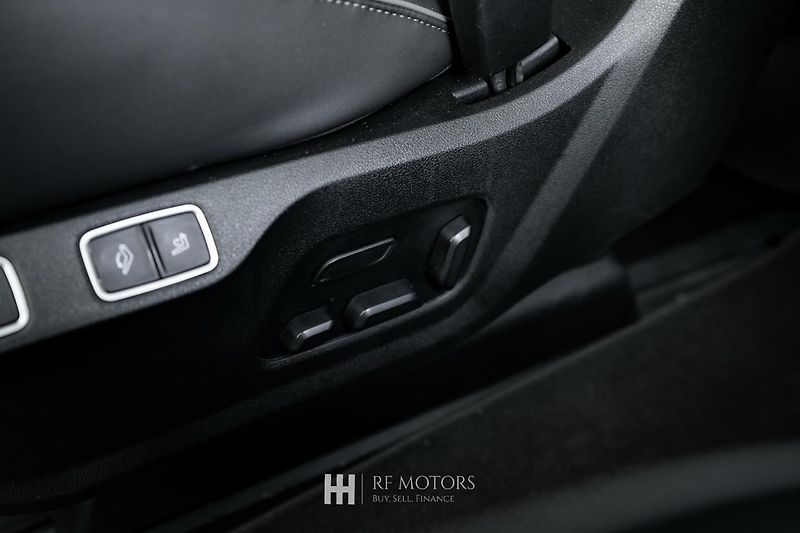 Hyundai Staria (2023) 2.2 CRDi Luxury 4x4 130kW - fotka 31 z 54