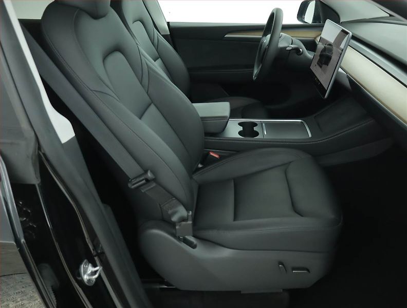 Tesla Model Y (2023) Long Range AWD 79kWh, SoH 92% - fotka 9 z 22