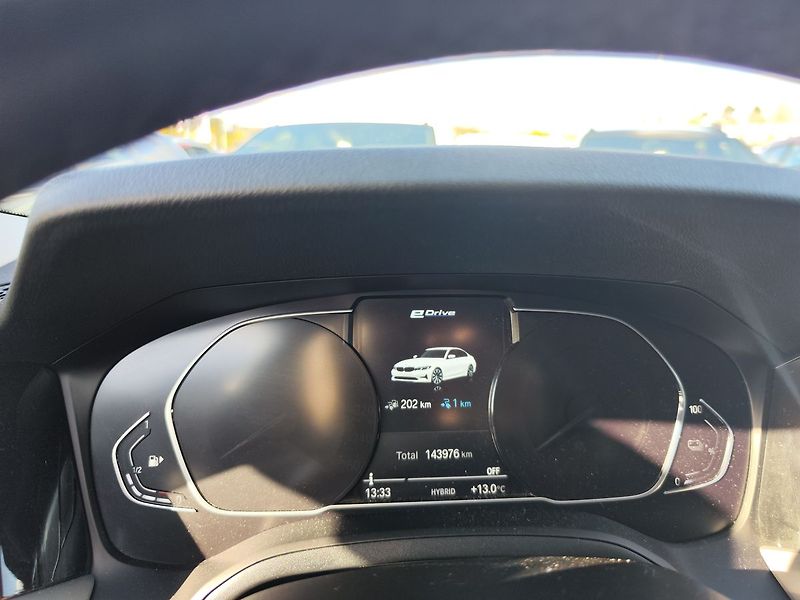BMW Řada 3 E330/215kW Sportline AT PHEV - fotka 17 z 34
