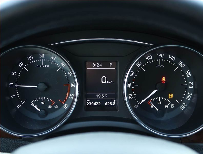Škoda Superb (2014) Elegance 2.0 TDI, Automat - fotka 11 z 24