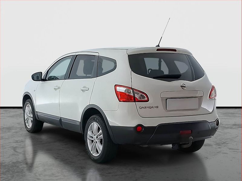 Nissan Qashqai (2012) 1.6 i, 7 míst, Tempomat - fotka 4 z 18