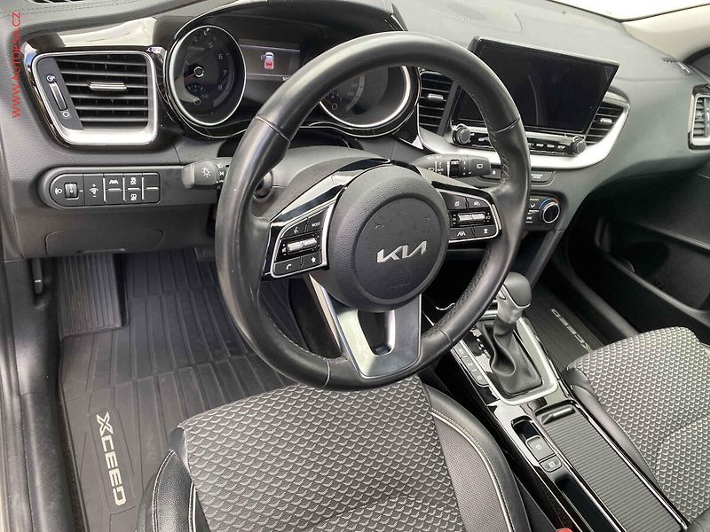 Kia XCeed (2022) 1.5 T-GDi, 1.maj,ČR, TOP, AT - fotka 13 z 19