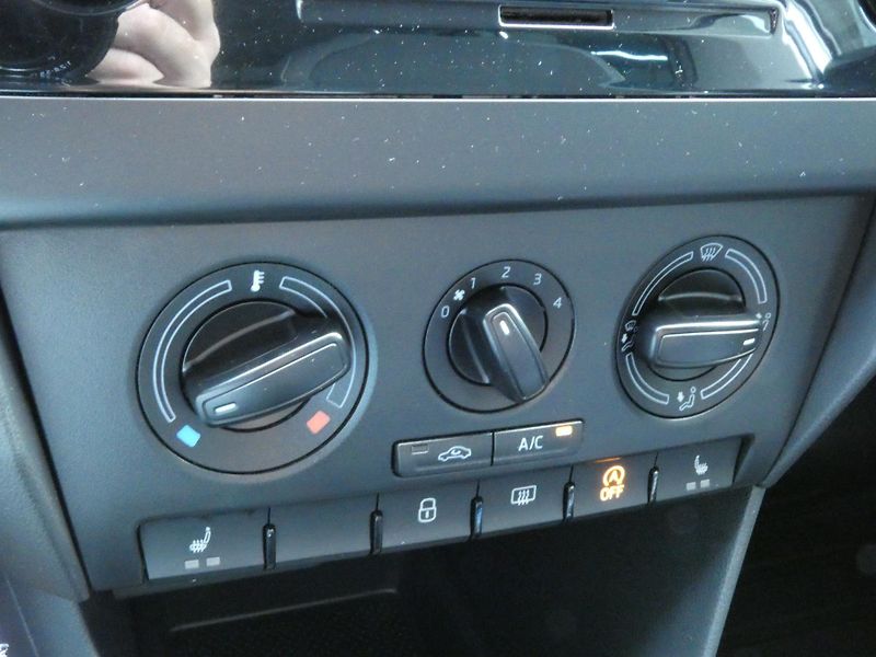 Škoda Rapid Ambition 1,2 TSI 81KW - fotka 29 z 30
