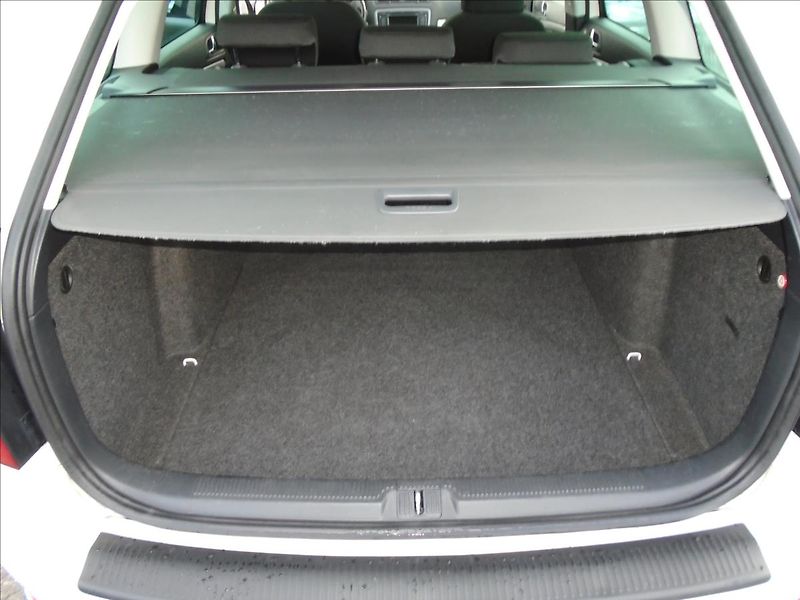 Škoda Octavia 1,6 - fotka 16 z 25