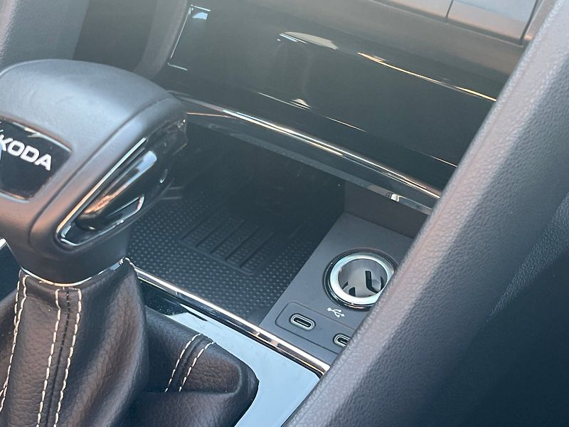 Škoda Karoq (2025) Sportline 1.5TSi 7°automatická - fotka 29 z 31