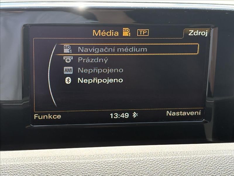 Audi Q3 2,0 TDi110kW,S-tr,Led,Nav,Výhř - fotka 15 z 31