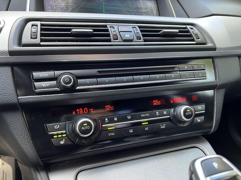 BMW Řada 5 M 550d xDrive 280 kW F10 740Nm - fotka 13 z 25