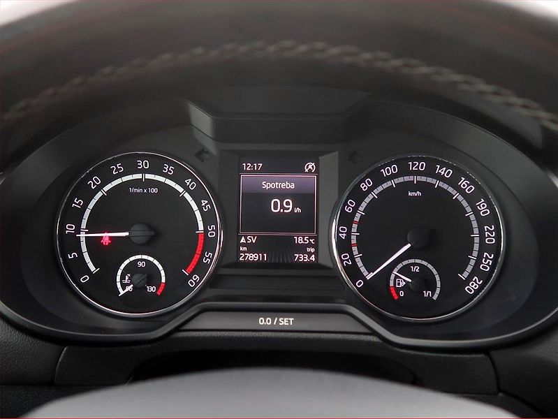Škoda Octavia (2015) RS 2.0 TDI, Navi, Xenony - fotka 11 z 15