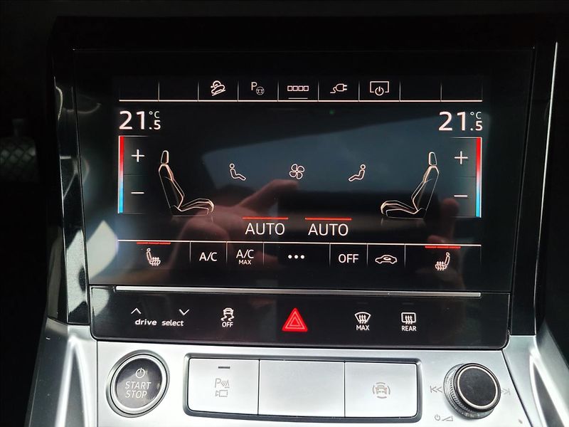 Audi e-tron 0,0 55,95KWH,4x4,SOH 90,6% - fotka 35 z 50