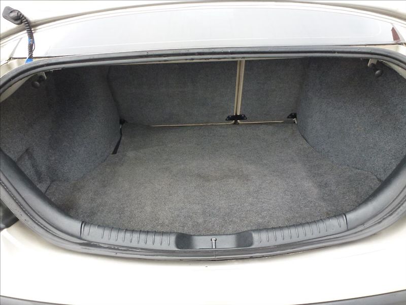 Ford Mondeo 2,5 i V6 24V Ghia Automat - fotka 18 z 49