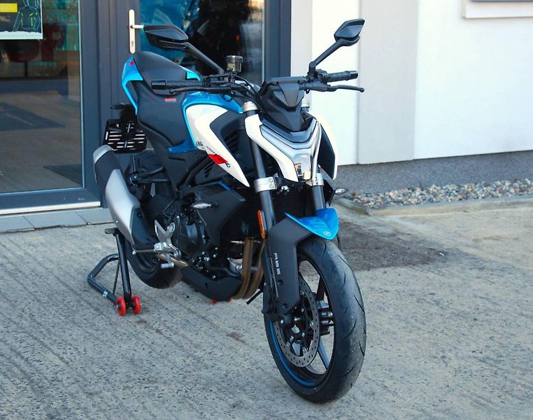 CFMOTO 450 NK (2026) 450NK - fotka 9 z 25