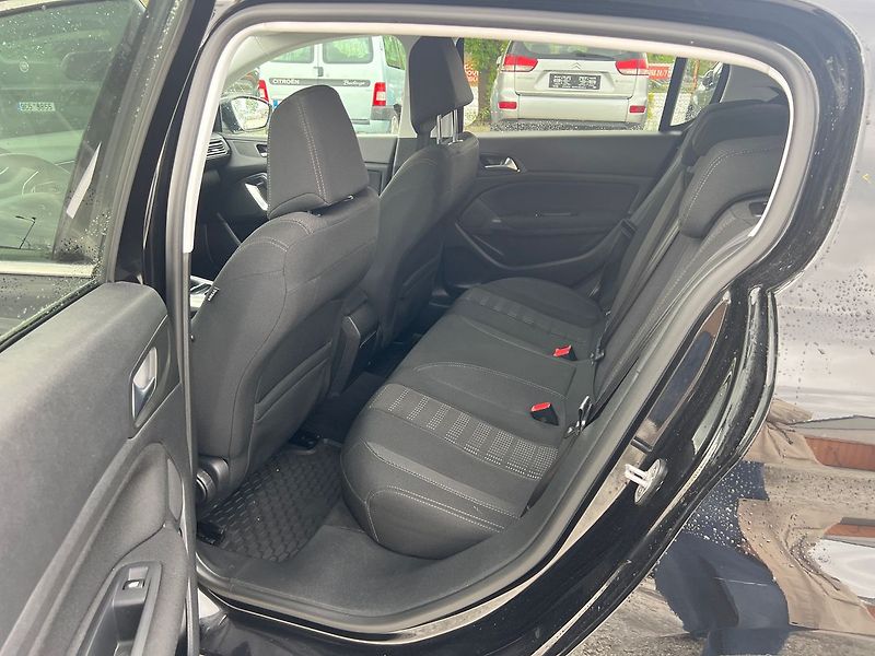 Peugeot 308 1.6 HDI - fotka 8 z 14