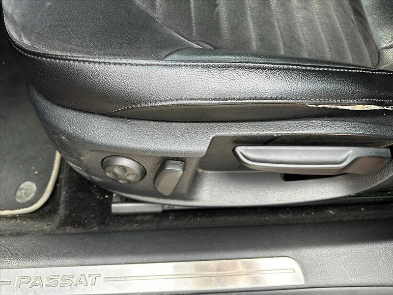 Volkswagen Passat 2,0 2.0TDI 103kW DSG Highline - fotka 20 z 40