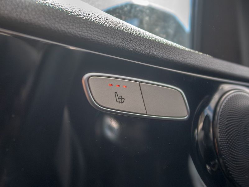 Mercedes-Benz Třídy C (2019) 220CDI LED – NAVIGACE - fotka 38 z 58