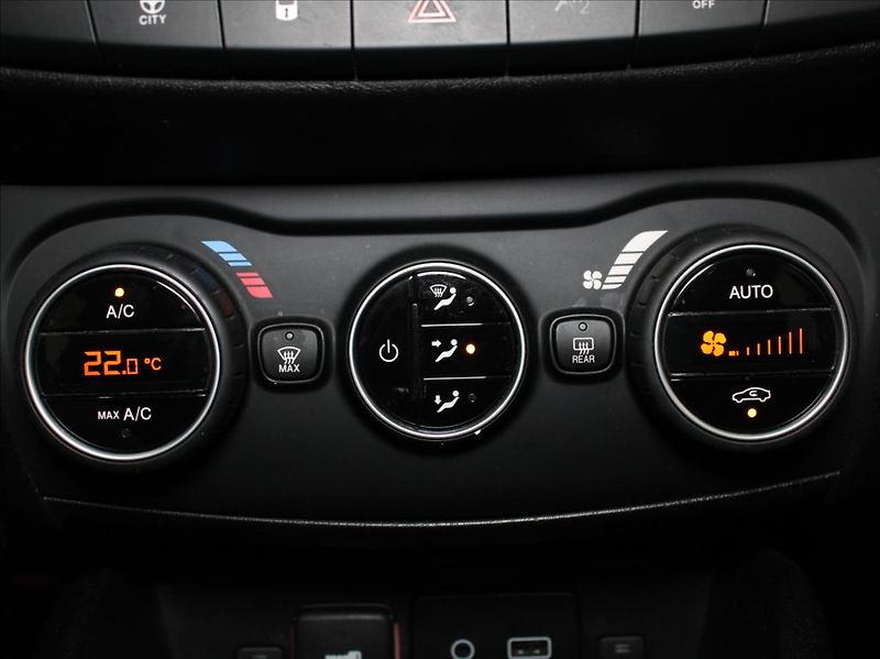 Fiat Tipo 1,6 MultiJet 88kW Kam. NAVI - fotka 19 z 22