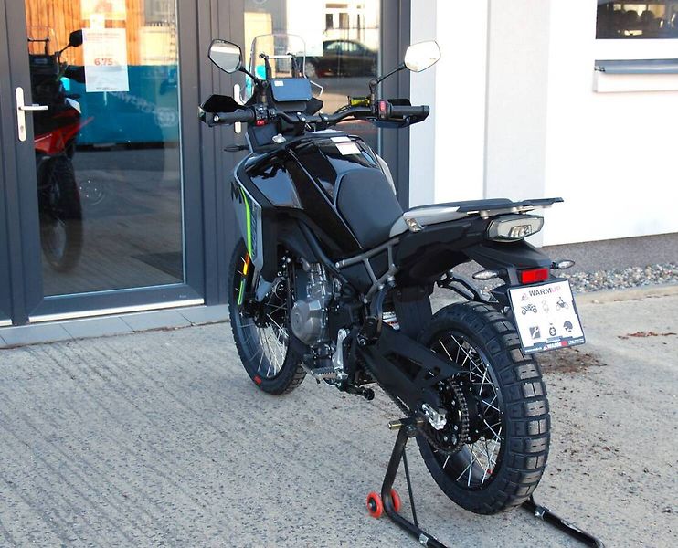 CFMOTO 450 MT-R (2026) 450MT-R GREY - fotka 11 z 25