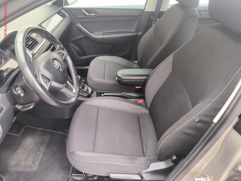 Škoda Rapid (2015) 1.2 TSi Spaceback, Ambition - fotka 9 z 16