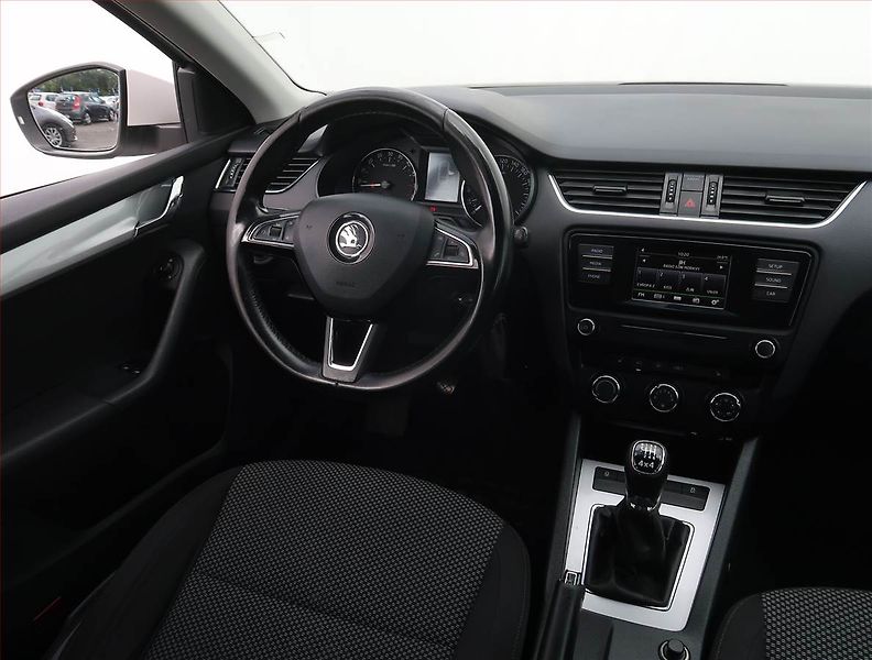 Škoda Octavia (2015) Ambition 1.6 TDI 4x4, 4X4 - fotka 7 z 18