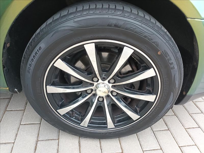 Škoda Octavia 1,6 MPI,75KW,KLIMA,KOLA - fotka 25 z 35