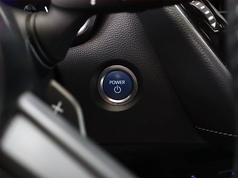 Toyota Corolla (2019) 2.0 Hybrid - fotka 16 z 21