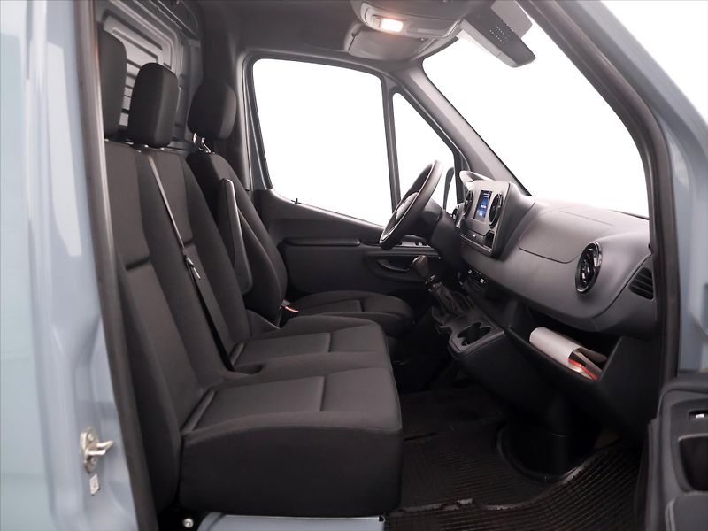 Mercedes-Benz Sprinter 2,1 314 CDI 105kW L2H2 DPH CZ - fotka 12 z 29
