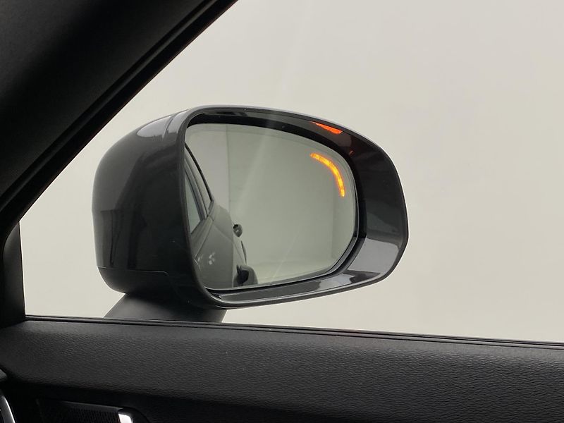 Volvo V90 CC D5 AWD MOMENTUM AUT CZ - fotka 32 z 44