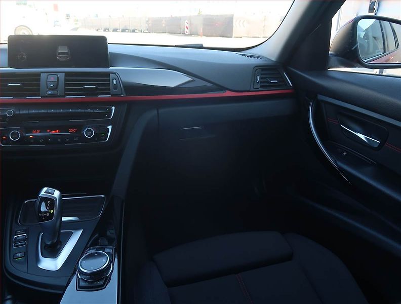 BMW Řada 3 (2014) 320 d xDrive, 4X4, Automat - fotka 8 z 22
