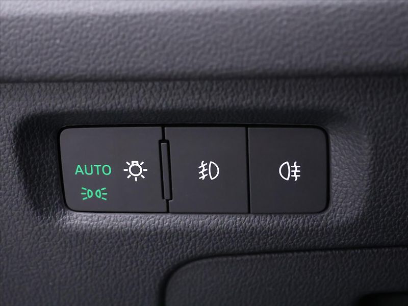 Škoda Octavia 2,0 TDI 110kW DSG LED Clever D - fotka 17 z 36