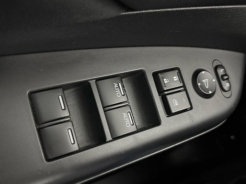 Honda CR-V Comfort 4x4 - fotka 21 z 29