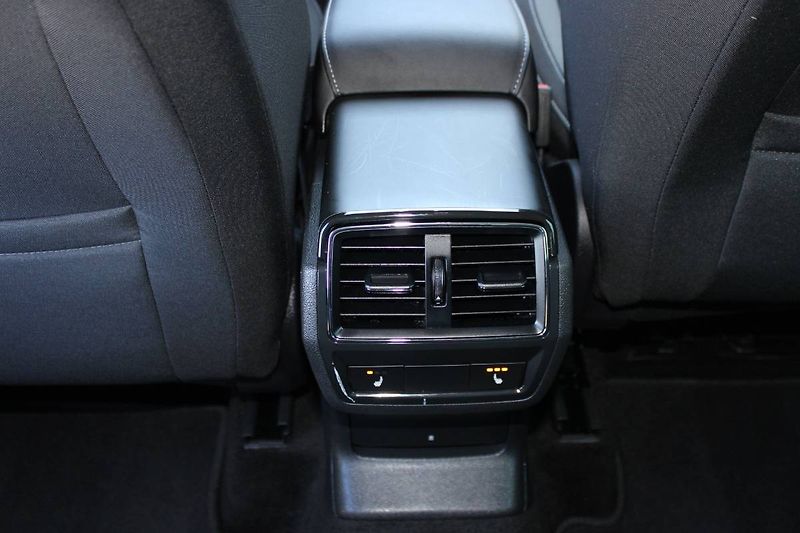 Škoda Karoq (2022) 1.5 TSI 110 kW LED manuál - fotka 12 z 35