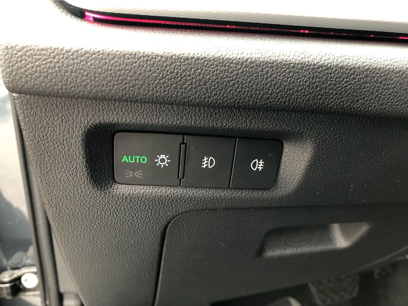 Škoda Octavia Combi 2.0 TDI STYLE  DSG 7° - fotka 16 z 29