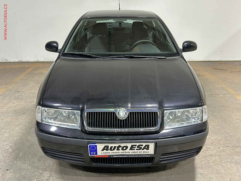 Škoda Octavia (2010) 1.6 MPi, ČR, Tour, AC - fotka 2 z 14