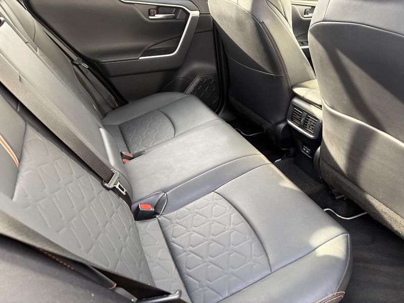 Toyota RAV4 2.5 HSD e-CVT AWD Adventure - fotka 10 z 22