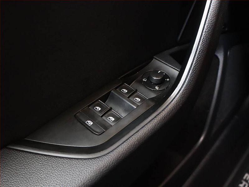 Škoda Superb (2016) Laurin&Klement 2.0 TDI, 4X4 - fotka 19 z 23
