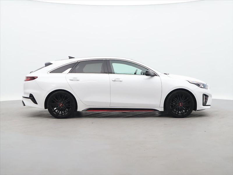 Kia Ceed 1,6 TGDI 150kW GT LED 1.Maj. - fotka 8 z 33