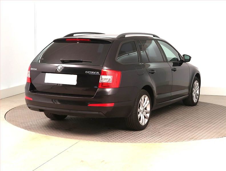 Škoda Octavia (2013) 1.4 TSI, Serv.kniha - fotka 5 z 15