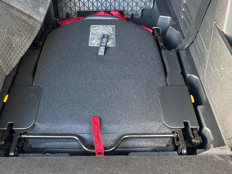 Peugeot 5008 (2018) AllurePack 1.6 THP EAT6 - fotka 25 z 57