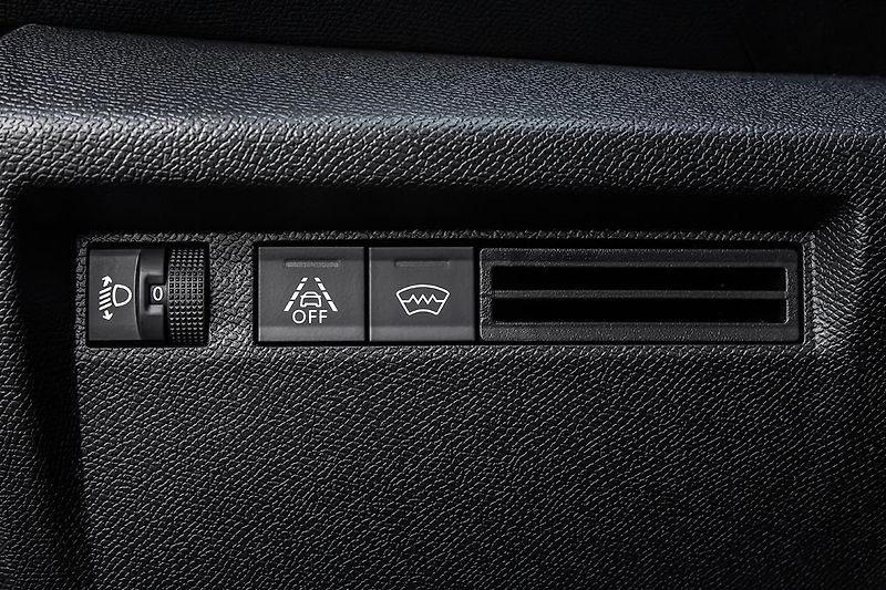 Citroën C4 1,2 PLUS 130k Automat+ ZIMA - fotka 10 z 19