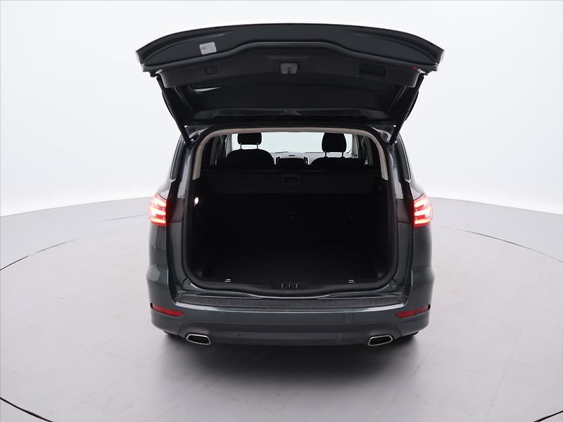 Ford S-MAX 2,0 TDCI 140kW Aut. Titanium - fotka 9 z 32
