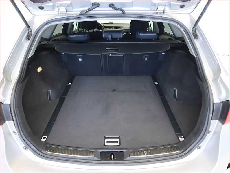 Toyota Avensis (2018) 1.8 Valvematic, Automat - fotka 14 z 20