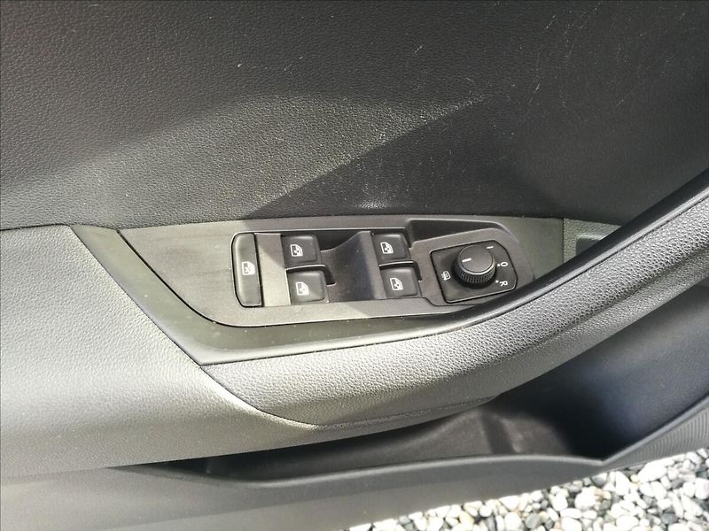 Škoda Karoq 1,5 TSi 1.majitel - fotka 13 z 20