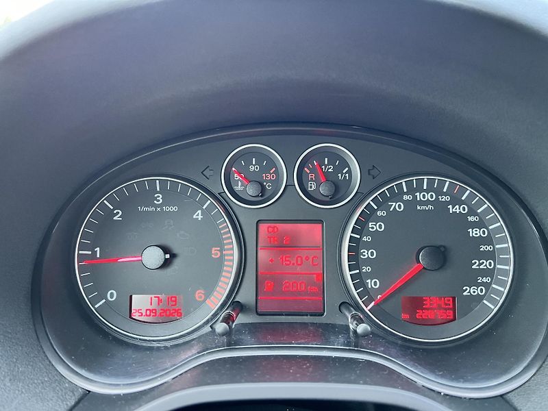 Audi A3 SPORTBACK 2.0TDi 103kw KLIMA  - fotka 15 z 36