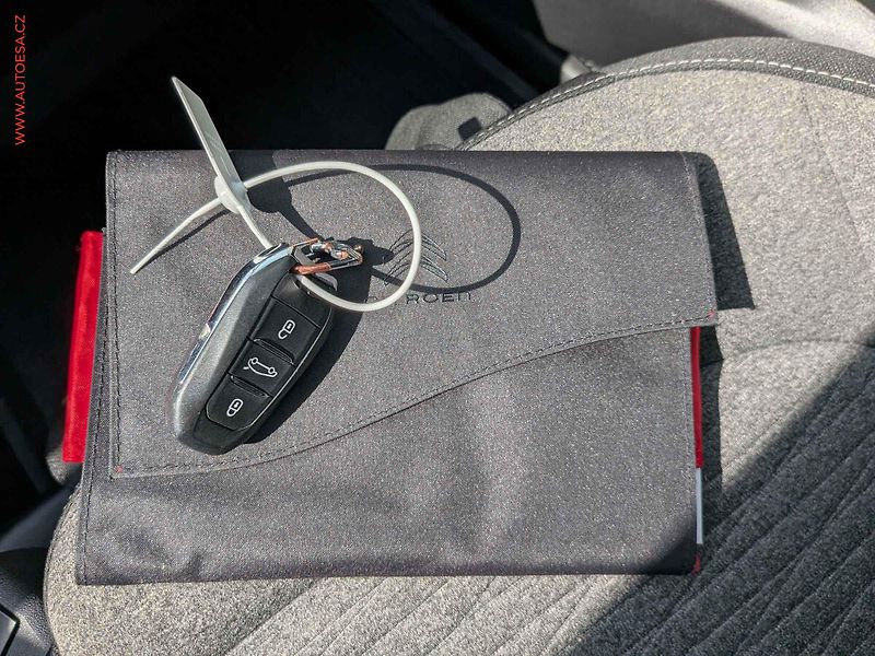 Citroën Grand C4 Picasso (2018) 1.6HDi, ČR, Feel, AT - fotka 16 z 17