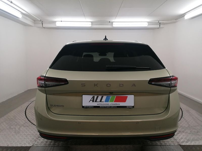 Škoda Superb 2,0 TDI AUT SELECTION 1.MAJ.ČR - fotka 4 z 18