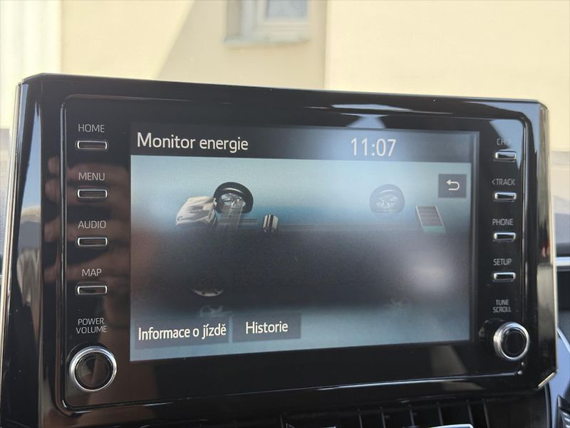 Toyota Corolla 1,8 Comfort Tech - fotka 15 z 19