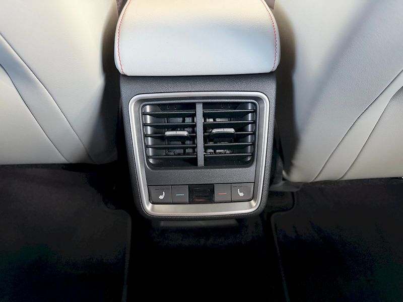 Škoda Elroq (2025) Selection 85 210 kW / 82 kWh - fotka 22 z 28