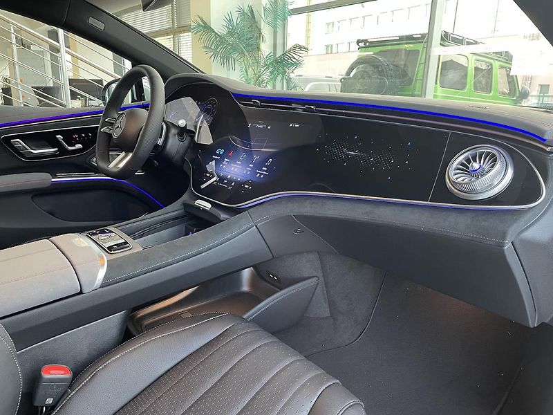 Mercedes-Benz EQS 580 4MATIC AMG linie - fotka 21 z 36