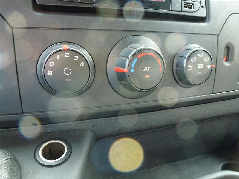 Renault Master 2,3 DCI POJÍZDNÁ DÍLNA,TZ na 3 - fotka 46 z 59