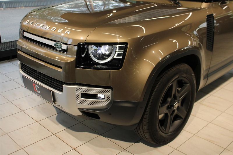 Land Rover Defender 110 D300 SE ACC/NezTop/360°/Ta - fotka 7 z 32